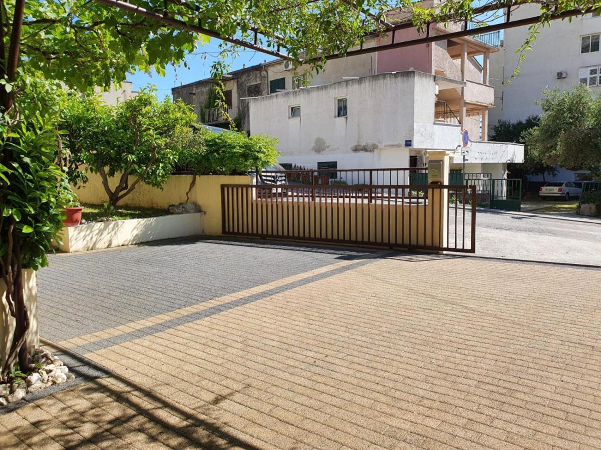 Apartments Raos Макарска Экстерьер фото